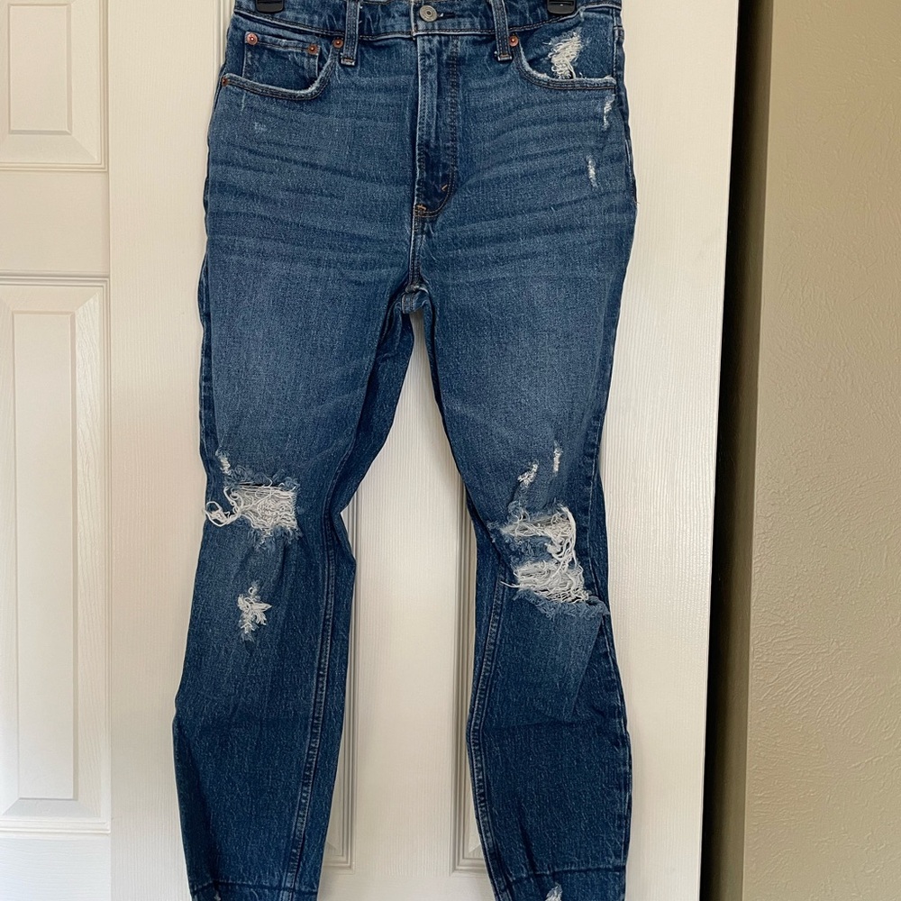 Abercrombie & Fitch High Rise Distressed Skinny Jeans